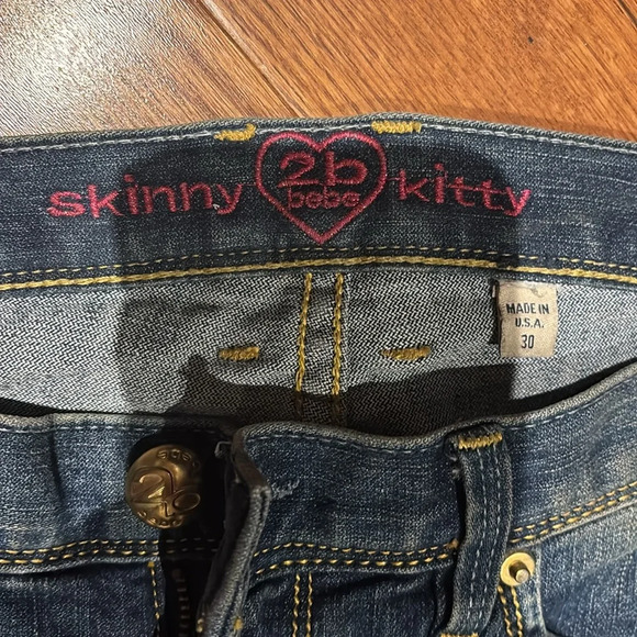 2 B Bebe boot cut rhinestone bling pockets straight skinny jeans Sz - Picture 7 of 16